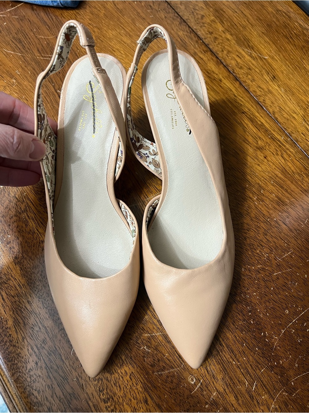 Women's Seyshells Pointed Slingback Flats in Nude